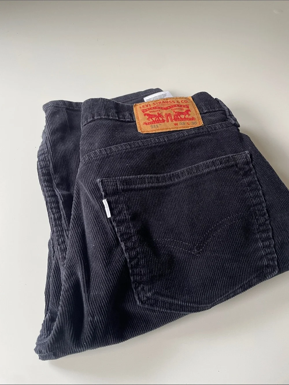 Levi’s Men's Black Corduroy Straight-Leg Pants